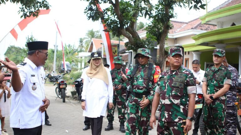 RUTILAHU TMMD 125 Kodim Banyuwangi Disambut Haru Warga Penerima