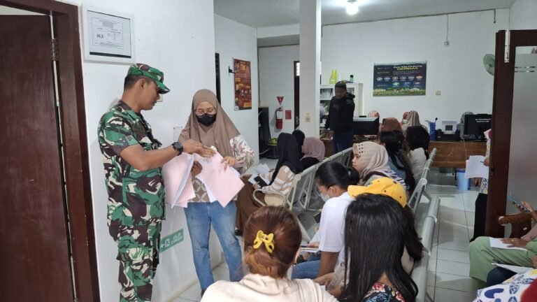 TMMD 125 Kodim 0825 Banyuwangi Gelar Pelayanan KB dan Kesehatan Gratis, Warga Antusias Serbu Puskesmas Siliragung