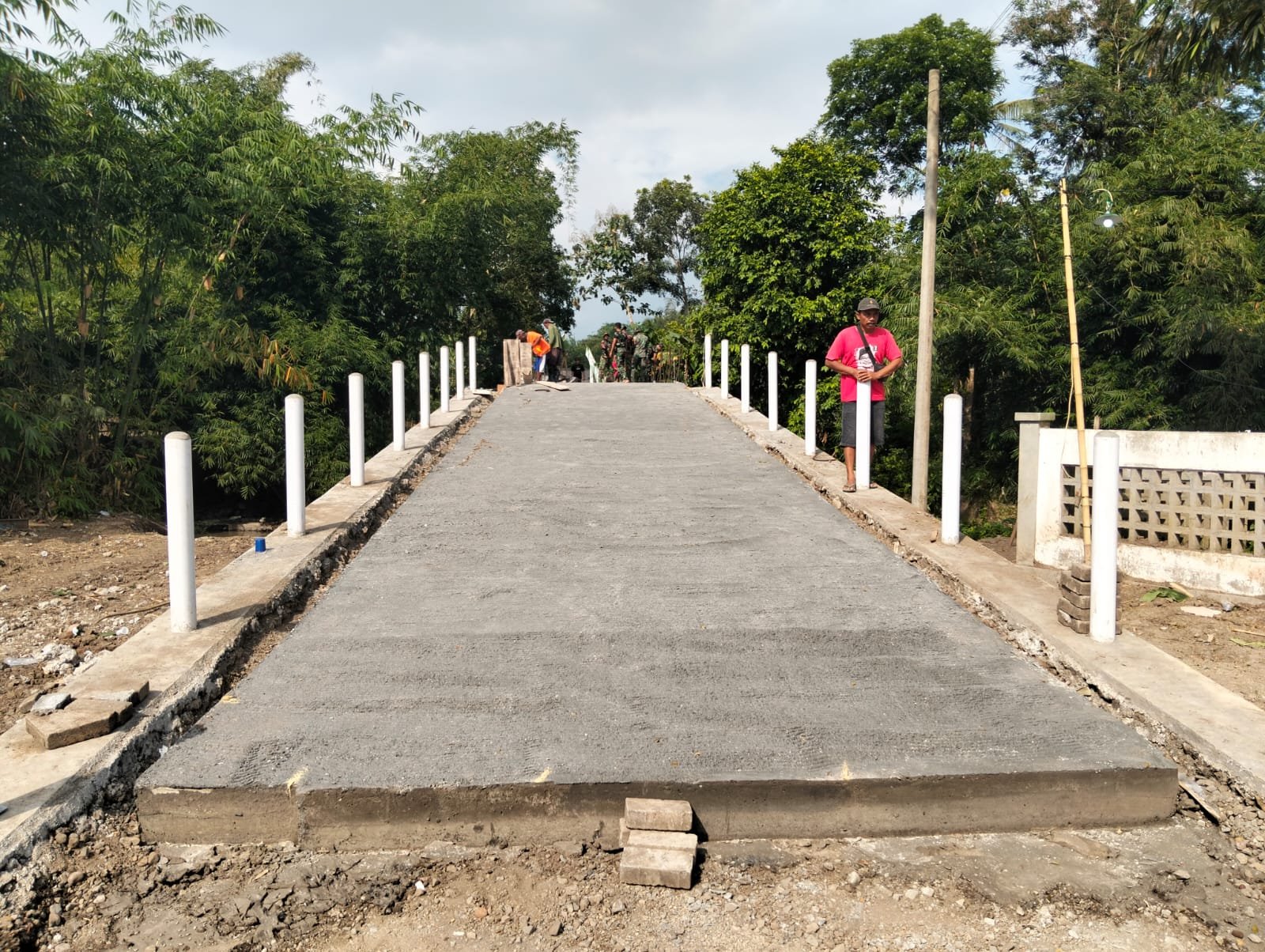 Satgas TMMD 125 Kodim 0825/Banyuwangi Laksanakan Pembangunan Jembatan di Siliragung