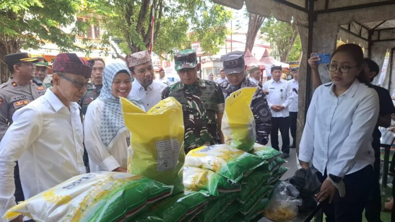 Dandim 0825/Banyuwangi Hadiri Gerakan Pangan Murah Serentak di Taman Blambangan