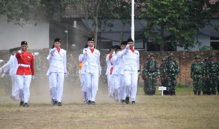 Mengintip Rasa Haru, Upacara HUT RI di Siliragung