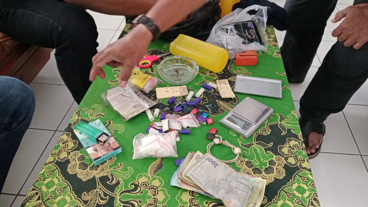 Kodim 0825/Banyuwangi Bongkar Jaringan Narkoba, 34 Paket Sabu Siap Edar Berhasil Diamankan