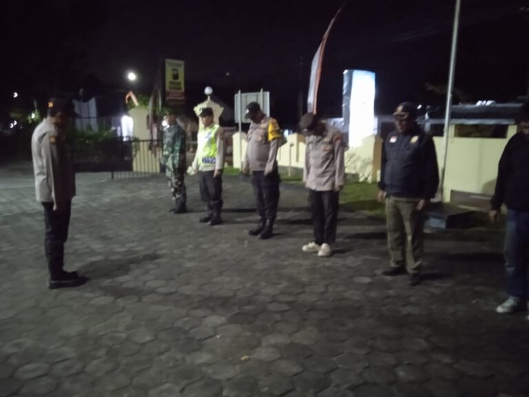 TNI-Polri Sinergi Jaga Kamtibmas, Koramil 0825-03/Glagah dan Polsek Glagah Gelar Patroli Bersama