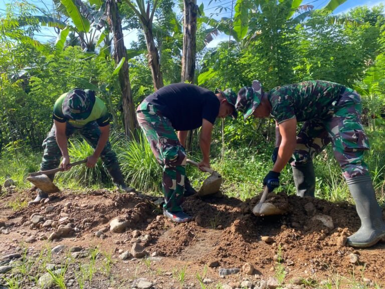 Program TNI Manunggal Membangun Desa (TMMD) ke-126 Kodim 0818/Malang-Batu terus menunjukkan hasil nyata di lapangan. Salah satu sasaran utama dalam program kali ini adalah pemasangan jaringan pipanisasi untuk memenuhi kebutuhan air bersih bagi warga di wilayah Desa Lebakharjo, Kecamatan Ampelgading, Kabupaten Malang