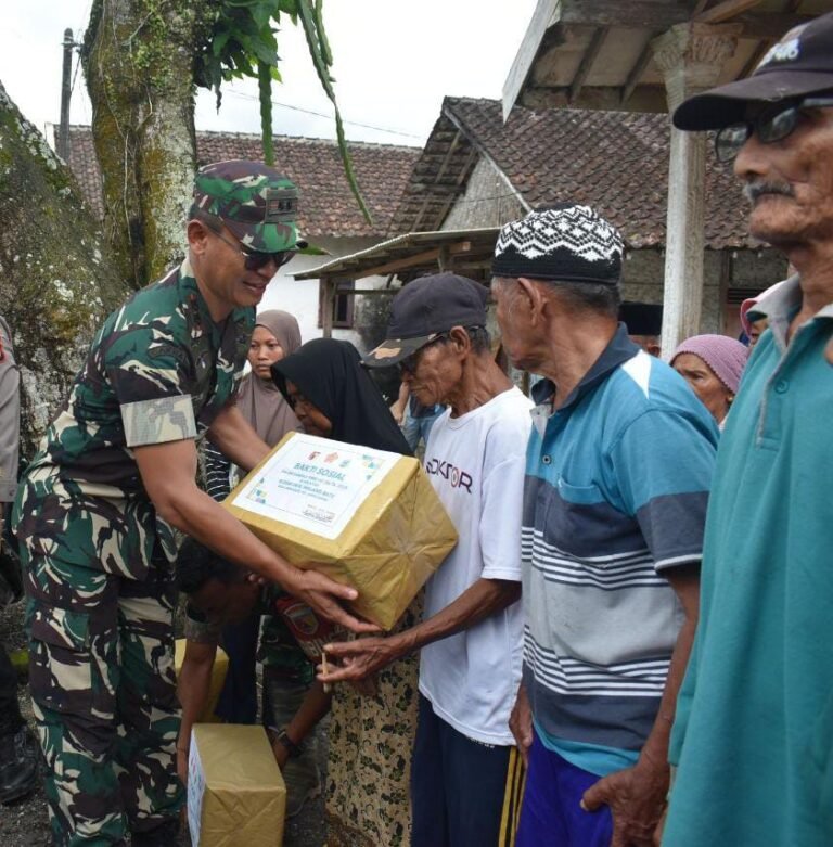 Komandan Kodim 0818/Malang-Batu Letkol CZI Bayu Nugroho selaku Dansatgas TMMD tidak hanya fokus pada pelaksanaan program fisik dan nonfisik