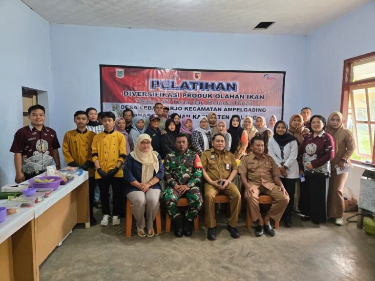 Dinas Perikanan Kabupaten Malang turut berperan aktif melalui kegiatan Pelatihan Diversifikasi Produk Olahan Ikan yang dilaksanakan di Aula Desa Lebakharjo