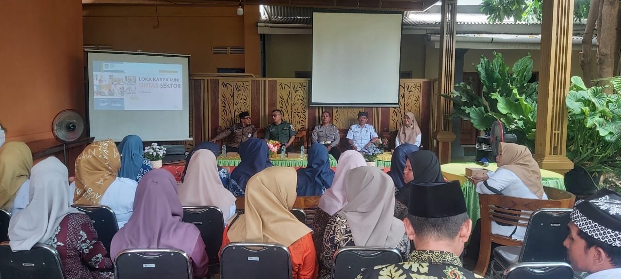 Bati Tuud Koramil 0825/15 Wongsorejo Hadiri Lokakarya Mini Lintas Sektor Triwulan IV