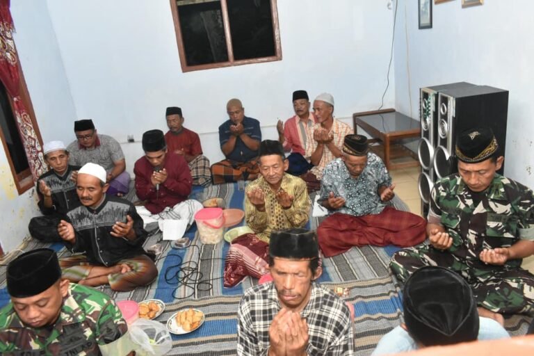 ‎Tahlilan Rutin Malam Jum’at di Suasana TMMD 126 Lebakharjo