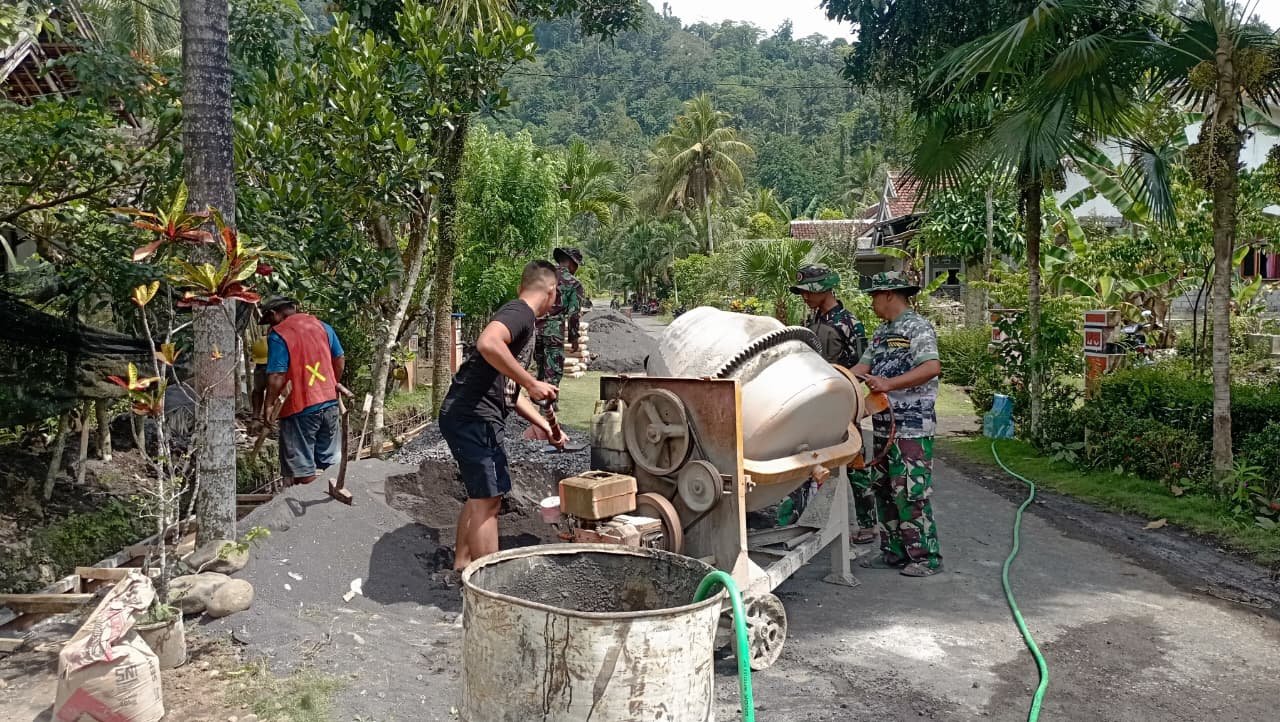 ‎Progres Drainase TMMD 126 di Dusun Krajan 1B Capai 60 Persen