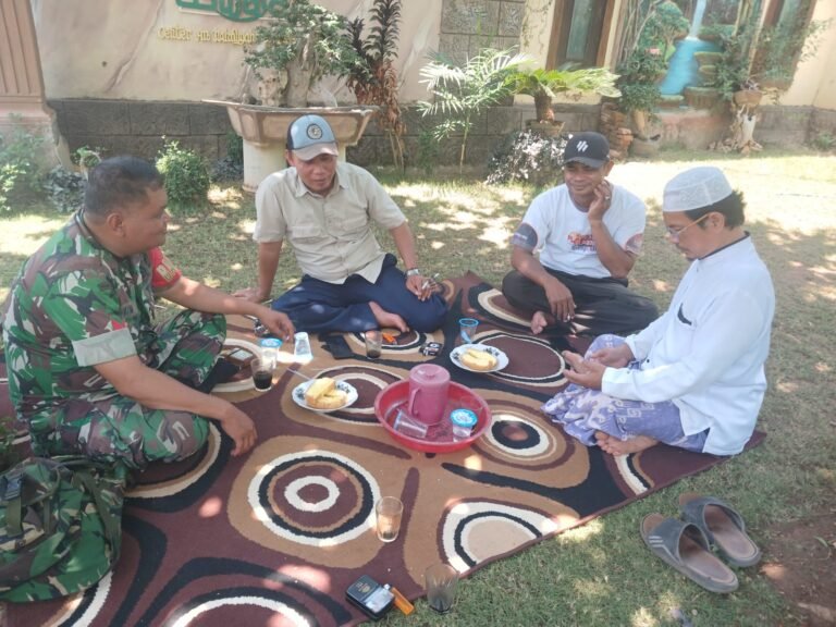 Babinsa Sidowangi Tingkatkan Kedekatan dengan Warga Lewat Giat Komsos