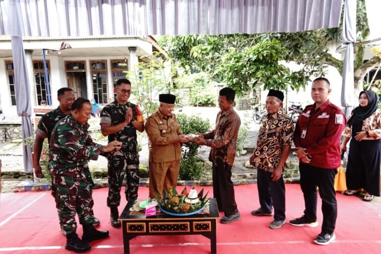 AIR BERSIH MENGALIR! Dandim 0818/Malang-Batu dan Bupati Sanusi Resmikan Pipanisasi TMMD ke-126, Warga Sengkareng Tersenyum