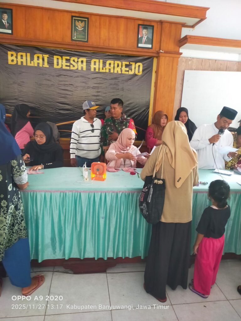 523 Warga Alasrejo Kantongi BLT Rp 900 Ribu, Babinsa Kawal Penyaluran hingga Tuntas