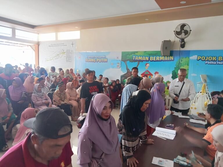 BLT November Cair di Watukebo: 699 Warga Terima Bantuan, 7 Dijadwalkan Menyusul