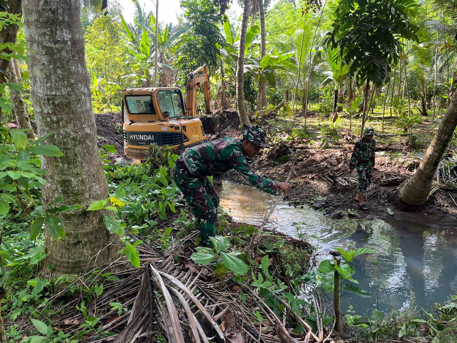 Fokus utama saat ini adalah kelanjutan Normalisasi Saluran Irigasi yang dilaksanakan oleh satuan Yonarmed 8/UY beserta masyarakat bertempat di Dusun Lebaksari, Desa Lebakharjo