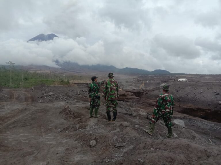 Peltu Danang Widiatmoko Pimpin Monitoring Sodetan Kritis untuk Lindungi Warga Pronojiwo
