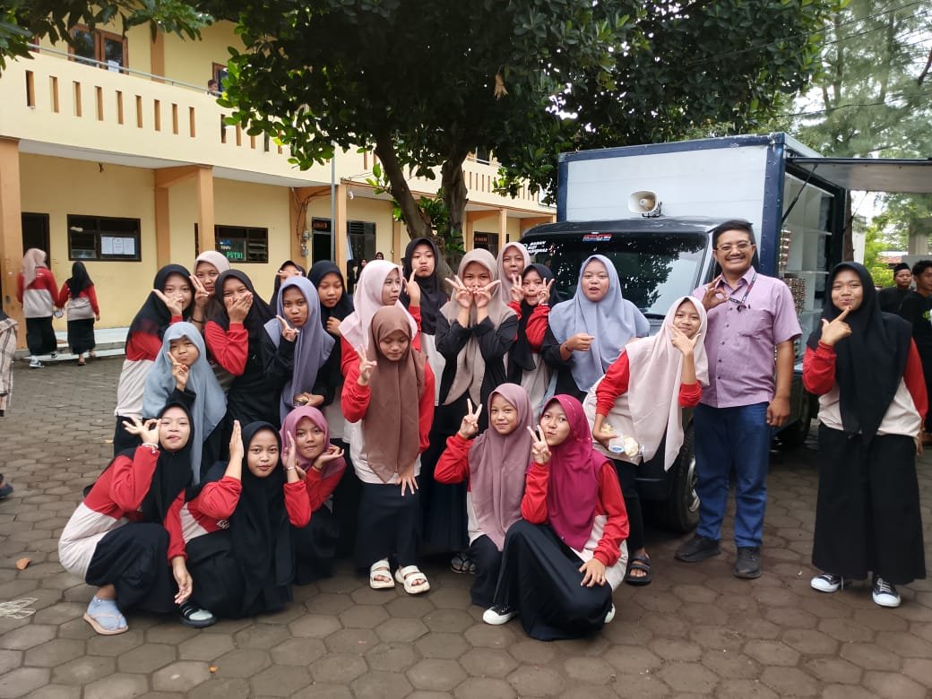 1.180 Siswa di Wongsorejo Dapat Menu Bergizi Gratis, Begini Cara SPPG Alasrejo Atur Distribusi Porsinya