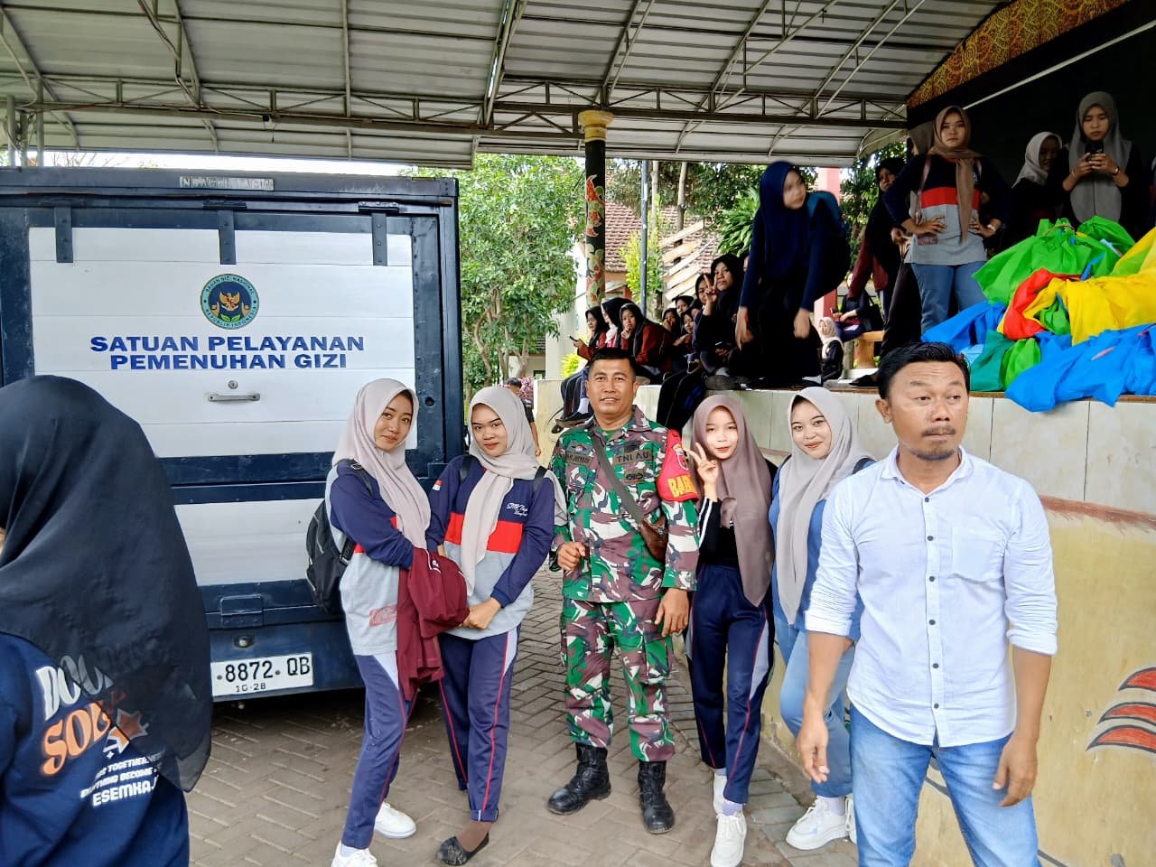 1.180 Pelajar di Wongsorejo Terima Makan Bergizi Gratis, Ini Pola Distribusi dari Dapur SPPG Alasrejo
