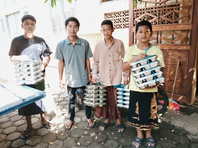 Dari Dapur SPPG Alasrejo, 250 Pelajar di Wongsorejo Nikmati Menu Bergizi Gratis