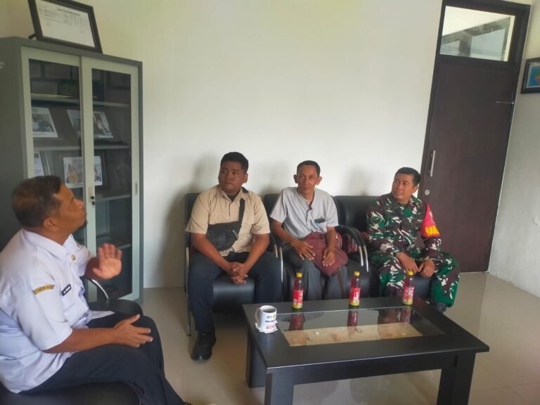Babinsa Turun Langsung, Komsos di Alasrejo Jadi Ruang Serap Aspirasi Warga