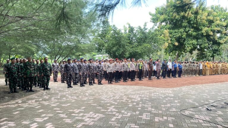 Pantai GWD Diserbu Ratusan Personel, Bupati Ifuk Turun Langsung Pimpin Aksi ASRI