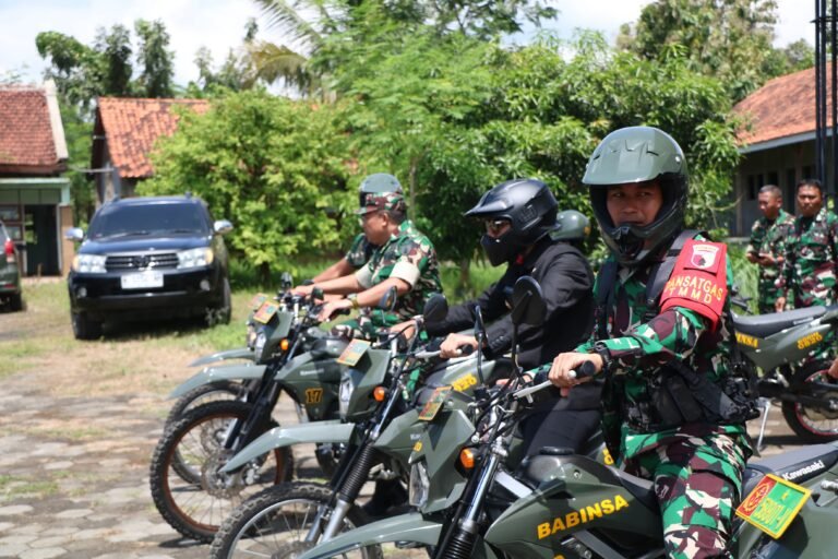 Bupati Probolinggo Tinjau Stand UMKM Usai Pembukaan TMMD ke-128 Tahun 2026