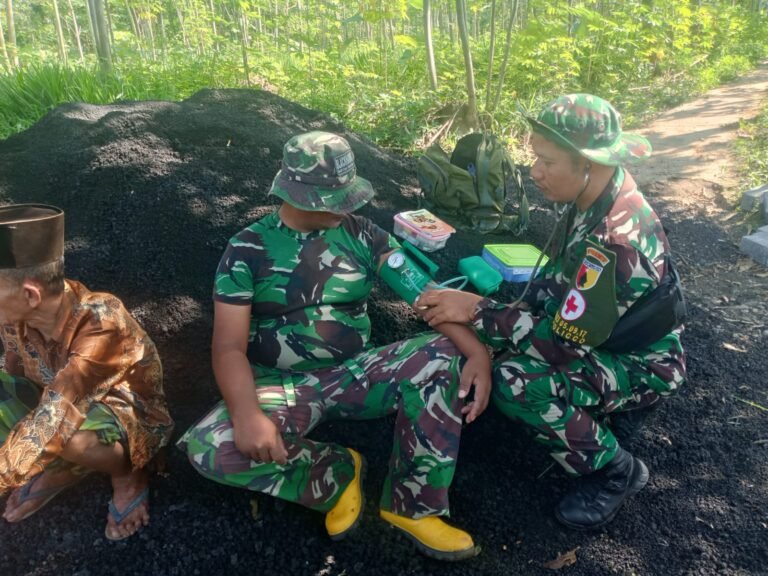 Keterlibatan Poliklinik Kesehatan (Polkes) TNI AD 05-09-17 Probolinggo dalam kegiatan TNI Manunggal Membangun Desa (TMMD) ke-128 Tahun 2026 di wilayah Kodim 0820/Probolinggo menjadi salah satu komponen penting dalam mendukung sasaran non-fisik program tersebut
