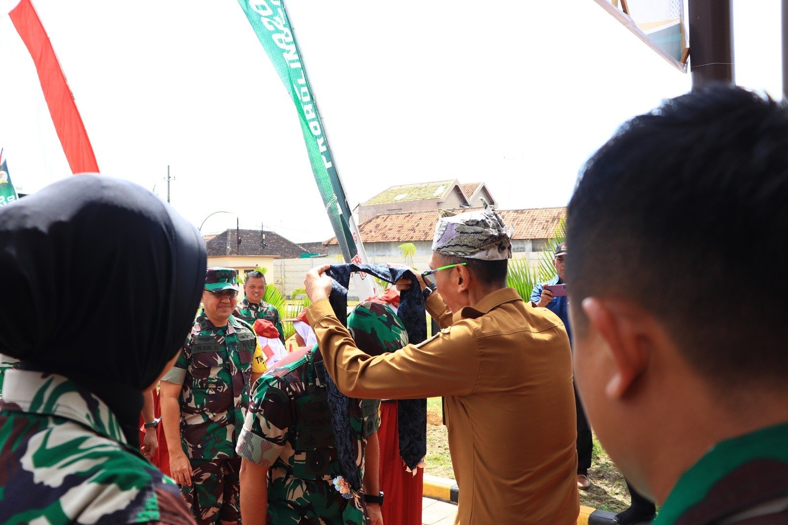 TIm Wasev TMMD ke 128 Disambut Meriah Oleh Semua Lapisan Masyarakat