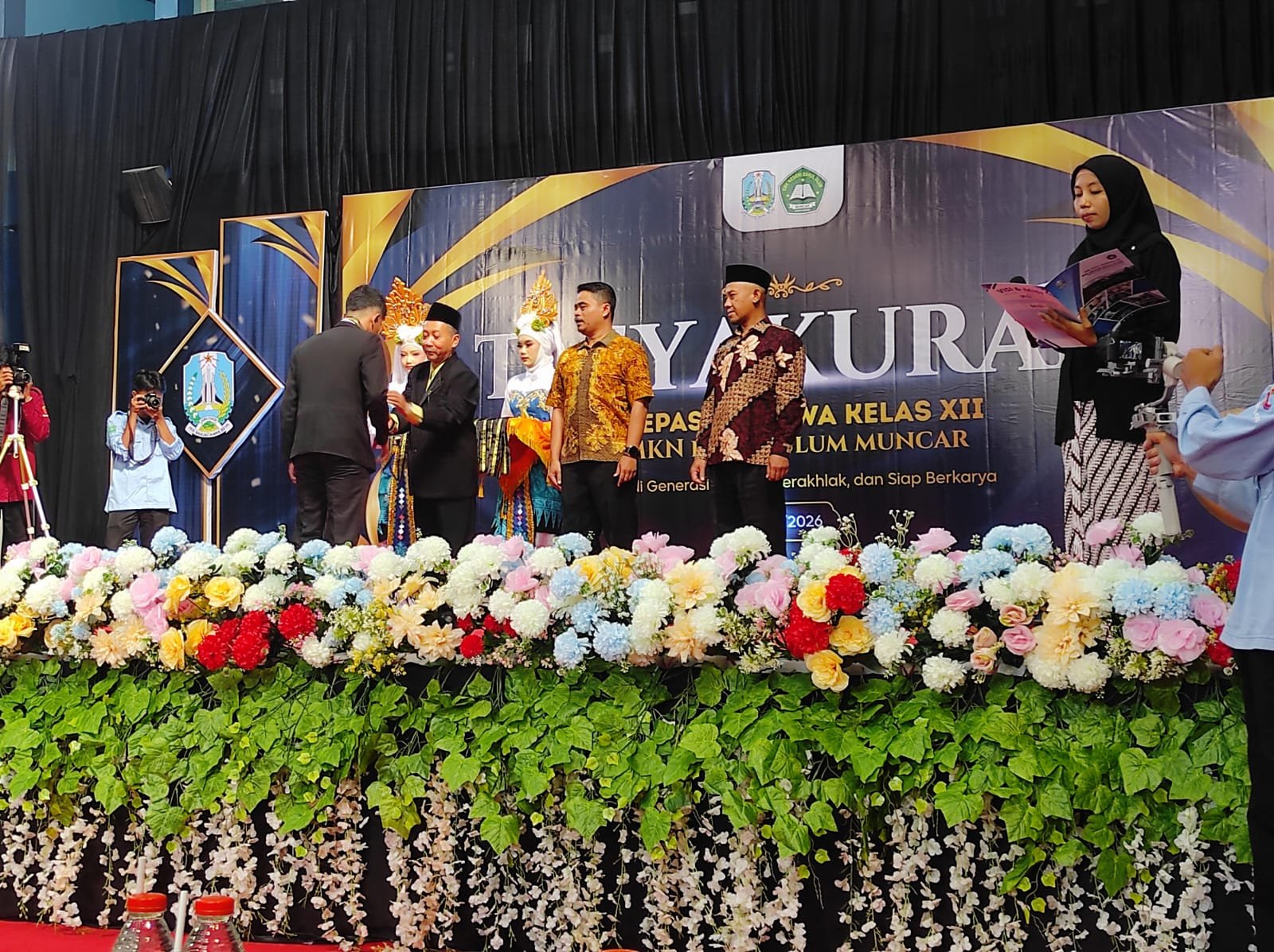 Bati Tuud Koramil 0825/17 Muncar Hadiri Tasyakuran Pelepasan Siswa Kelas XII SMKN Darul Ulum