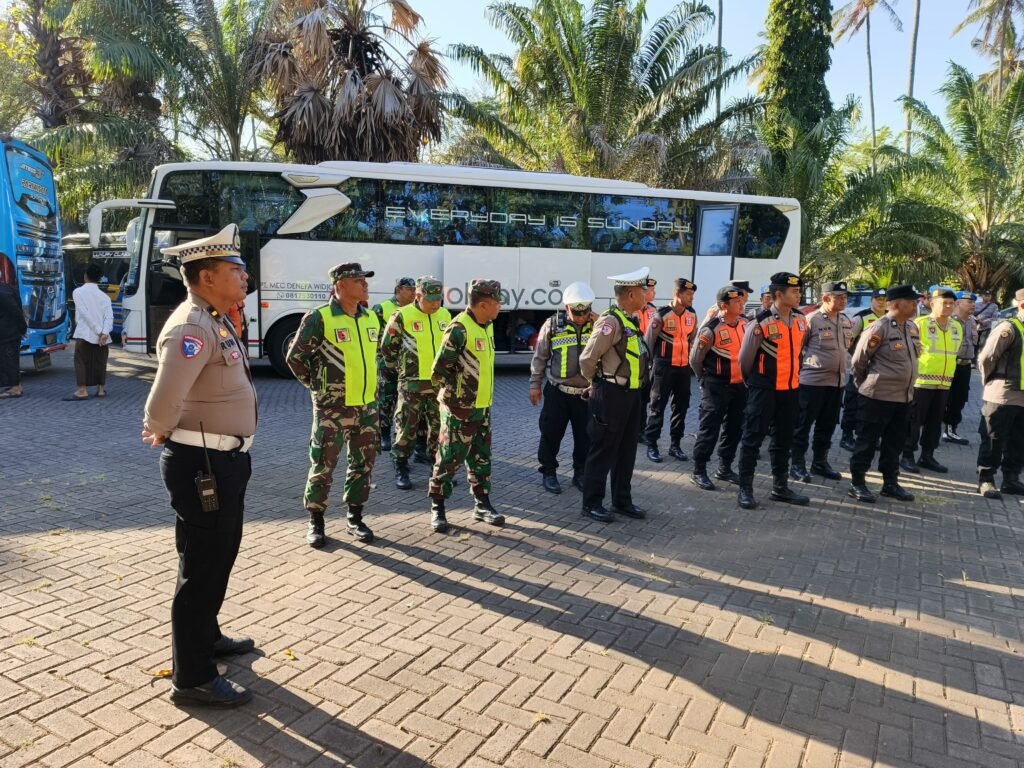 GWD Banyuwangi ‘Diguncang’ Lantunan Dzikir, Ribuan Jemaah Putihkan Wongsorejo Peringati 1 Muharram